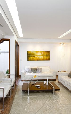 Casa à venda com 370m², 4 quartos e 4 vagasSala