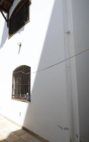 Casa à venda com 370m², 4 quartos e 4 vagasCorredor