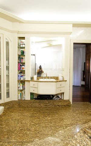 Casa à venda com 370m², 4 quartos e 4 vagasBanheiro do Quarto 1