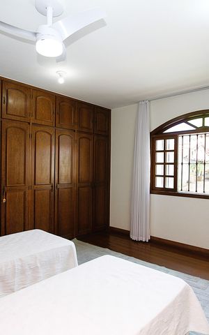 Casa à venda com 370m², 4 quartos e 4 vagasQuarto 2