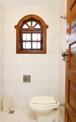 Casa à venda com 370m², 4 quartos e 4 vagasBanheiro 3
