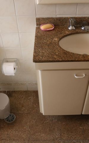 Apartamento à venda com 79m², 2 quartos e 2 vagasBanheiro 1