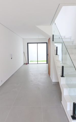 Casa à venda com 141m², 3 quartos e 2 vagasSala