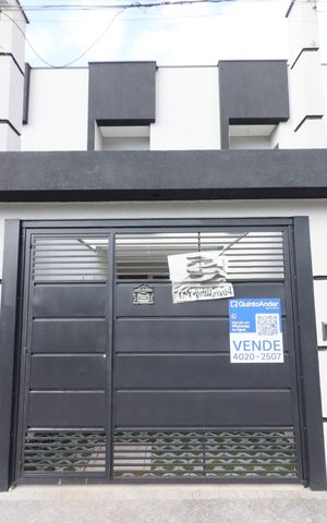 Casa à venda com 141m², 3 quartos e 2 vagasFachada
