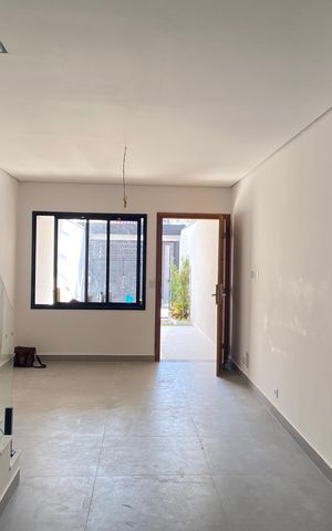 Casa à venda com 141m², 3 quartos e 2 vagasSala - Cozinha