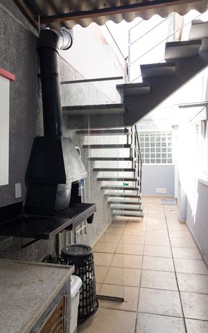 Casa à venda com 151m², 2 quartos e 2 vagas Casa à venda com 151m², 2 quartos e 2 vagasCorredor