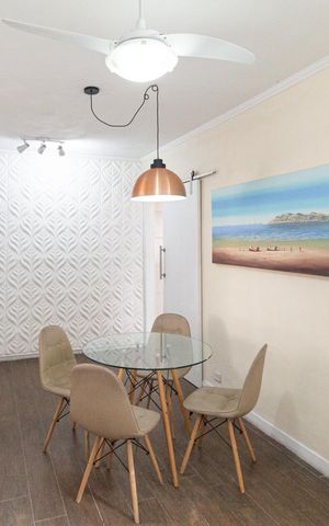 Casa à venda com 151m², 2 quartos e 2 vagas Casa à venda com 151m², 2 quartos e 2 vagasSala
