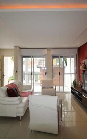 Casa à venda com 492m², 3 quartos e 3 vagasSala