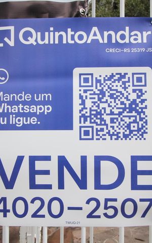 Casa à venda com 492m², 3 quartos e 3 vagasPlaquinha