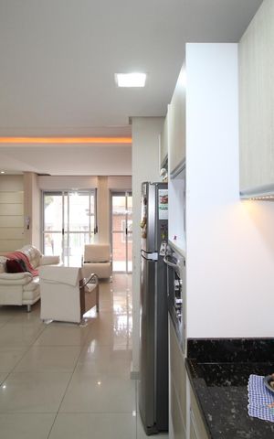 Casa à venda com 492m², 3 quartos e 3 vagasSala/Cozinha