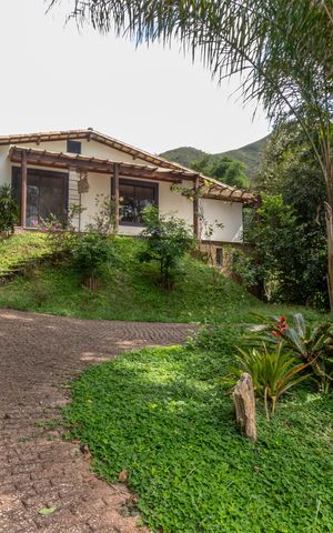 Casa de condomínio à venda com 5000m², 4 quartos e 6 vagas