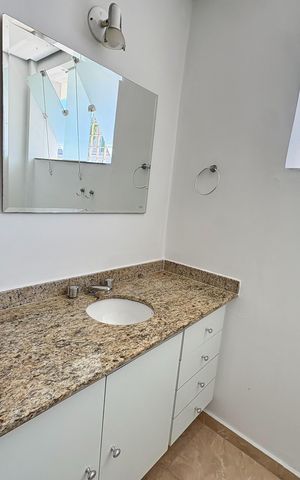 Casa para alugar com 400m², 4 quartos e 5 vagas Casa para alugar com 400m², 4 quartos e 5 vagasBanheiro 1