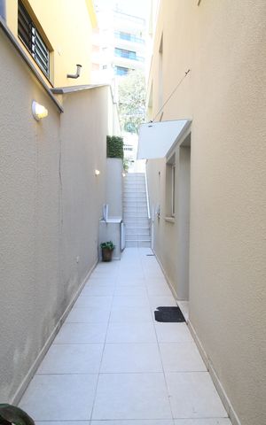 Casa à venda com 350m², 6 quartos e 3 vagasÁrea externa