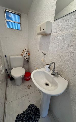 Casa à venda com 288m², 3 quartos e 2 vagas Casa à venda com 288m², 3 quartos e 2 vagasBanheiro - Loja