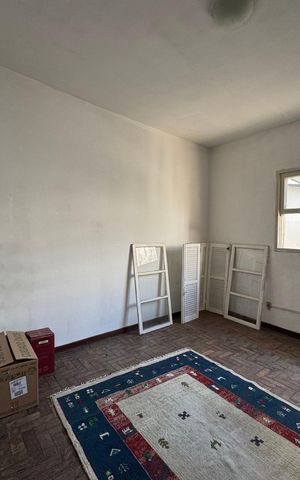 Casa à venda com 288m², 3 quartos e 2 vagas Casa à venda com 288m², 3 quartos e 2 vagasEdícula - Quarto