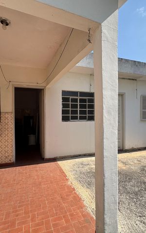 Casa à venda com 288m², 3 quartos e 2 vagas Casa à venda com 288m², 3 quartos e 2 vagasEdícula - Quintal