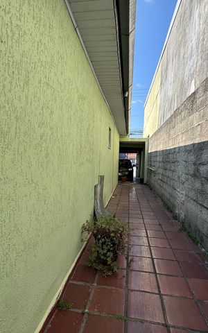 Casa à venda com 288m², 3 quartos e 2 vagas Casa à venda com 288m², 3 quartos e 2 vagasCorredor