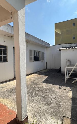 Casa à venda com 288m², 3 quartos e 2 vagas Casa à venda com 288m², 3 quartos e 2 vagasEdícula - Quintal