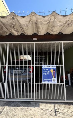 Casa à venda com 288m², 3 quartos e 2 vagas Casa à venda com 288m², 3 quartos e 2 vagasFachada com PLACA