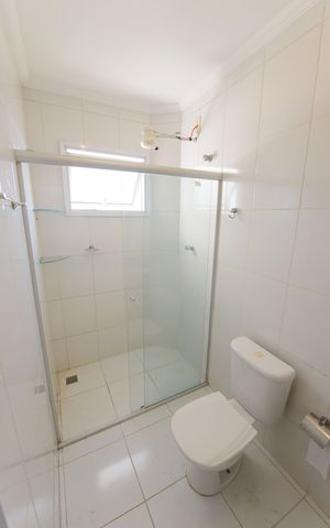 Apartamento para alugar com 73m², 2 quartos e 2 vagas Apartamento para alugar com 73m², 2 quartos e 2 vagasBanheiro da Suíte