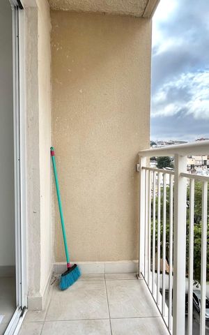Apartamento à venda com 32m², 1 quarto e sem vaga Apartamento à venda com 32m², 1 quarto e sem vagaVaranda