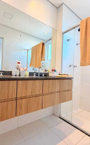 Apartamento à venda com 160m², 3 quartos e 4 vagasBanheiro da Suíte 1
