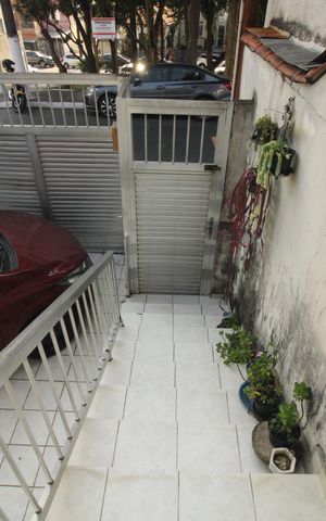 Casa à venda com 168m², 1 quarto e 1 vagaEscada de entrada