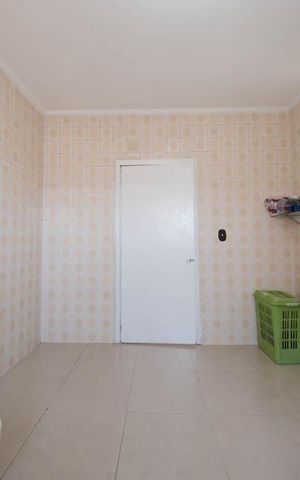 Casa à venda com 200m², 3 quartos e 3 vagasBanheiro 1