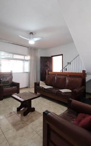 Casa à venda com 200m², 3 quartos e 3 vagasSala