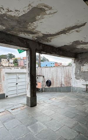 Casa à venda com 300m², 4 quartos e 3 vagas Casa à venda com 300m², 4 quartos e 3 vagasGaragem