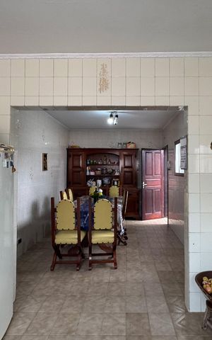Casa à venda com 300m², 4 quartos e 3 vagas Casa à venda com 300m², 4 quartos e 3 vagasCozinha