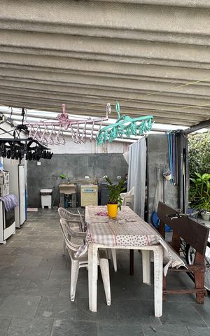 Casa à venda com 300m², 4 quartos e 3 vagas Casa à venda com 300m², 4 quartos e 3 vagasÁrea - Churrasqueira