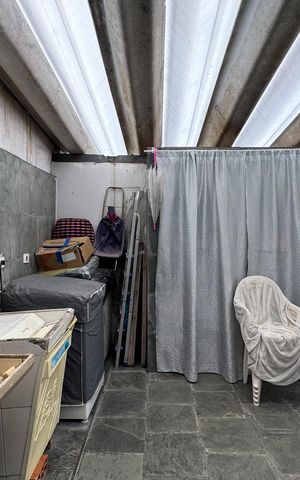 Casa à venda com 300m², 4 quartos e 3 vagas Casa à venda com 300m², 4 quartos e 3 vagasÁrea de Serviço