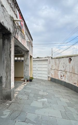Casa à venda com 300m², 4 quartos e 3 vagas Casa à venda com 300m², 4 quartos e 3 vagasGaragem