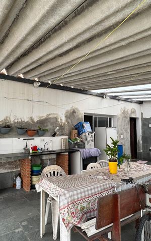 Casa à venda com 300m², 4 quartos e 3 vagas Casa à venda com 300m², 4 quartos e 3 vagasÁrea - Churrasqueira