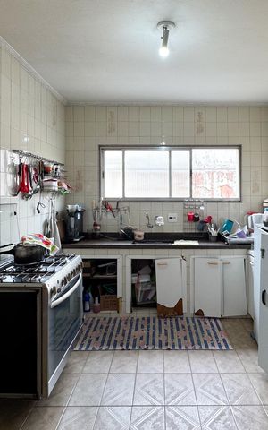 Casa à venda com 300m², 4 quartos e 3 vagas Casa à venda com 300m², 4 quartos e 3 vagasCozinha