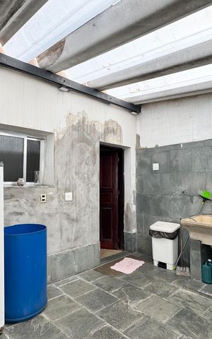 Casa à venda com 300m², 4 quartos e 3 vagas Casa à venda com 300m², 4 quartos e 3 vagasÁrea de Serviço