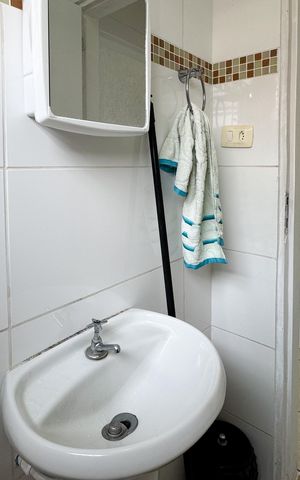 Casa à venda com 300m², 4 quartos e 3 vagas Casa à venda com 300m², 4 quartos e 3 vagasBanheiro Social - Edícula