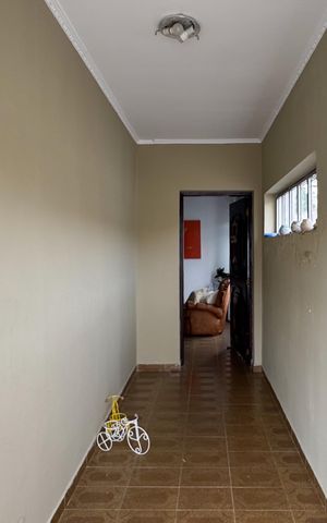 Casa à venda com 300m², 4 quartos e 3 vagas Casa à venda com 300m², 4 quartos e 3 vagasEntrada