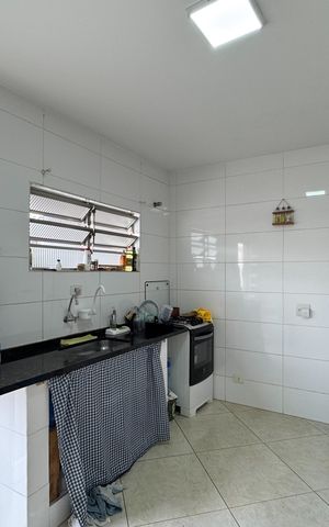Casa à venda com 300m², 4 quartos e 3 vagas Casa à venda com 300m², 4 quartos e 3 vagasCozinha - Edícula