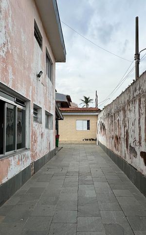 Casa à venda com 300m², 4 quartos e 3 vagas Casa à venda com 300m², 4 quartos e 3 vagasQuintal