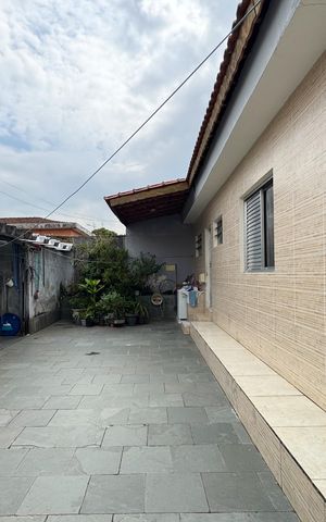 Casa à venda com 300m², 4 quartos e 3 vagas Casa à venda com 300m², 4 quartos e 3 vagasQuintal