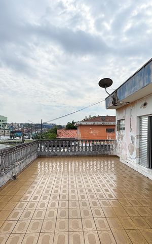 Casa à venda com 300m², 4 quartos e 3 vagas Casa à venda com 300m², 4 quartos e 3 vagasSacada - Quartos