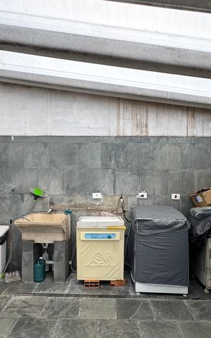 Casa à venda com 300m², 4 quartos e 3 vagas Casa à venda com 300m², 4 quartos e 3 vagasÁrea de Serviço