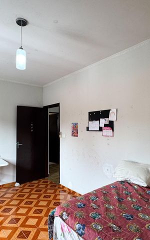 Casa à venda com 300m², 4 quartos e 3 vagas Casa à venda com 300m², 4 quartos e 3 vagasQuarto 1