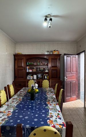 Casa à venda com 300m², 4 quartos e 3 vagas Casa à venda com 300m², 4 quartos e 3 vagasCopa