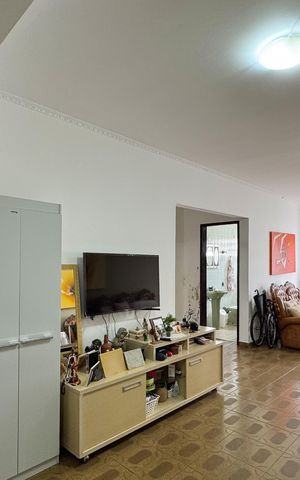 Casa à venda com 300m², 4 quartos e 3 vagas Casa à venda com 300m², 4 quartos e 3 vagasSala