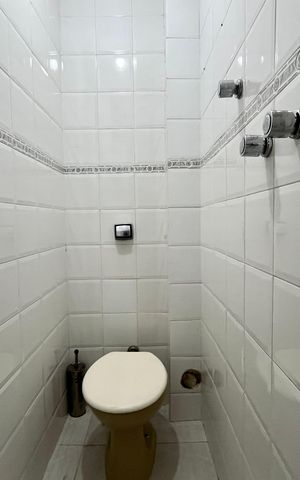 Apartamento para alugar com 2225m², 2 quartos e 1 vaga Apartamento para alugar com 2225m², 2 quartos e 1 vagaBanheiro de serviço