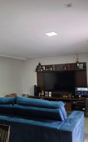 Casa à venda com 145m², 3 quartos e 2 vagas Casa à venda com 145m², 3 quartos e 2 vagasSala