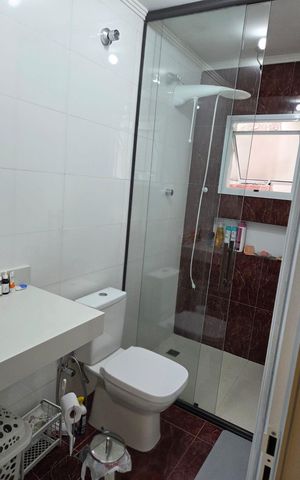 Casa à venda com 145m², 3 quartos e 2 vagas Casa à venda com 145m², 3 quartos e 2 vagasBanheiro
